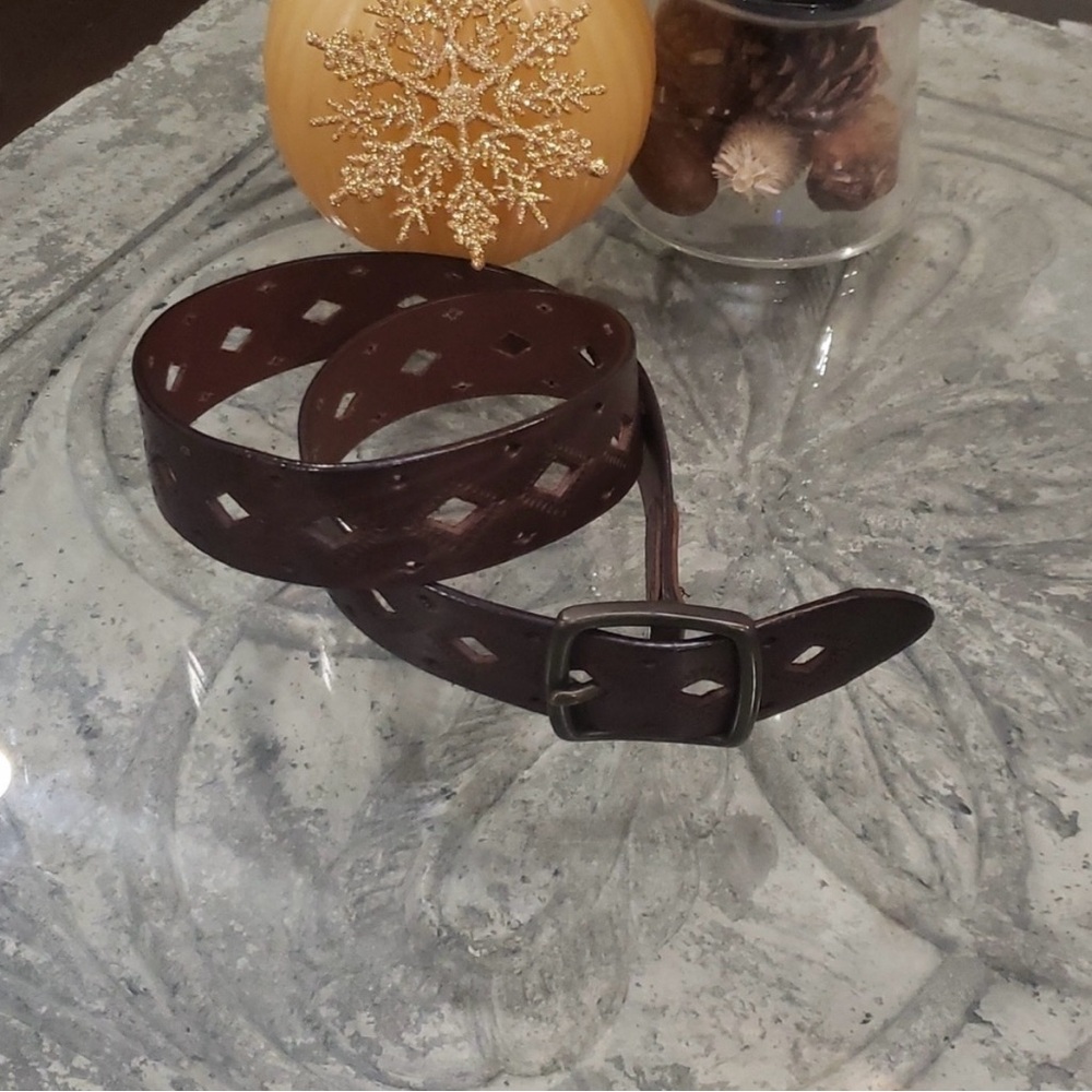 LEVI'S  TOOLED WOMENS FULL GRAIN WESTERN STYLE WIDE LEATHER BELT L LIKE NEW